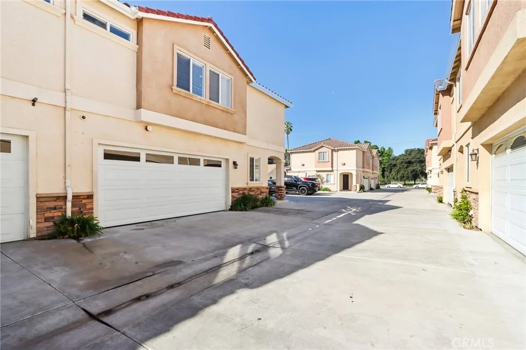 Additional image 3 of 12106 Old River School Road Unit G, Downey, CA 90242