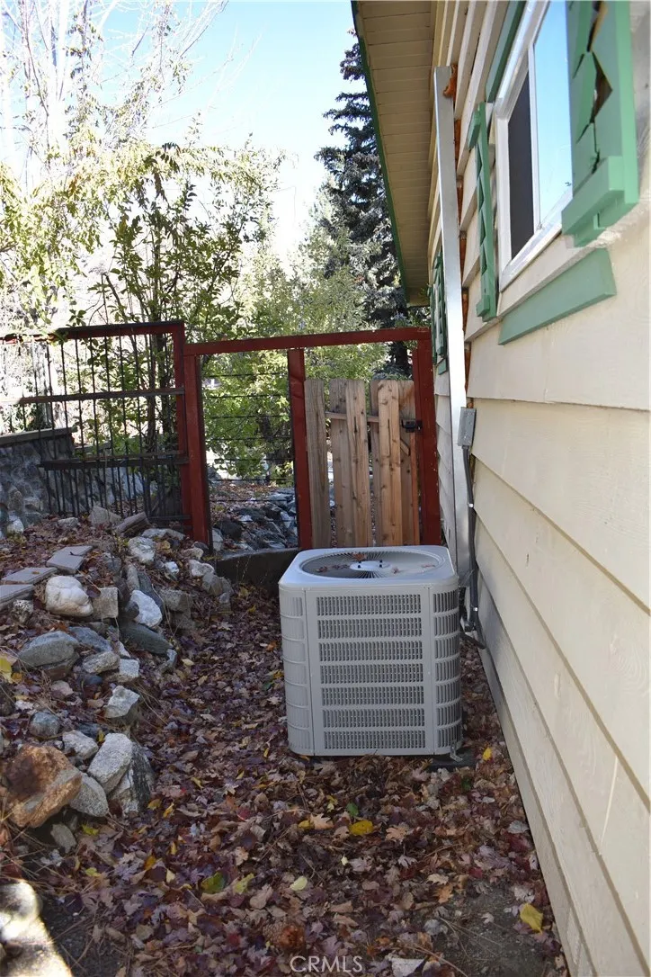 Additional image 38 of 863 Edna St, Wrightwood, CA 92397