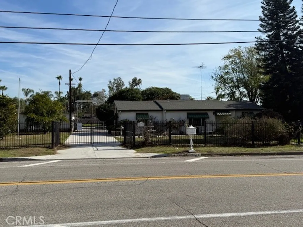 Additional image 2 of 10573 Larch Ave, Bloomington, CA 92316