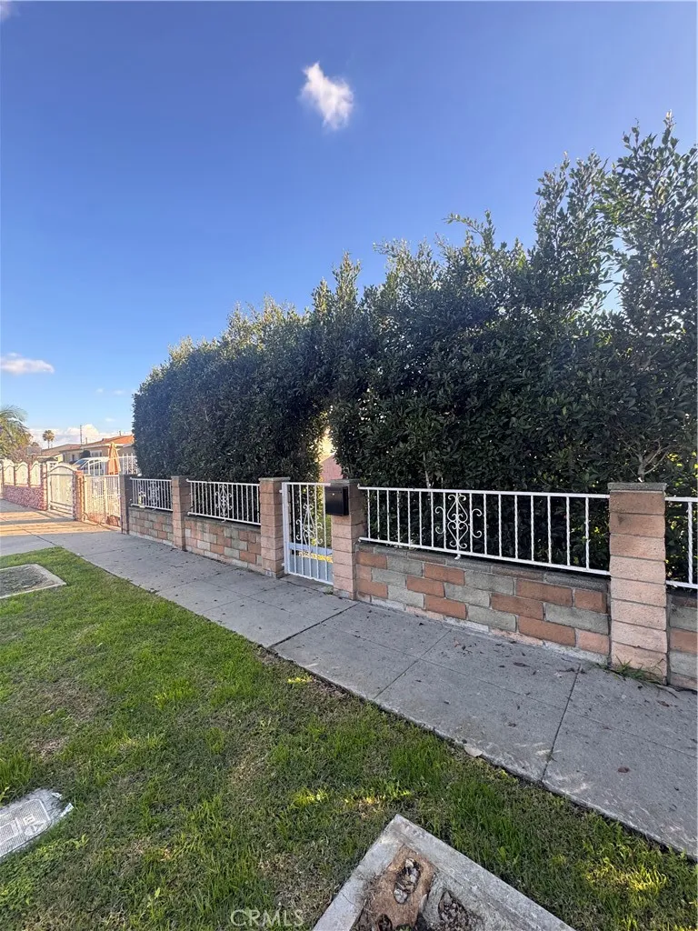 Additional image 50 of 806 E 91st St, Los Angeles, CA 90002