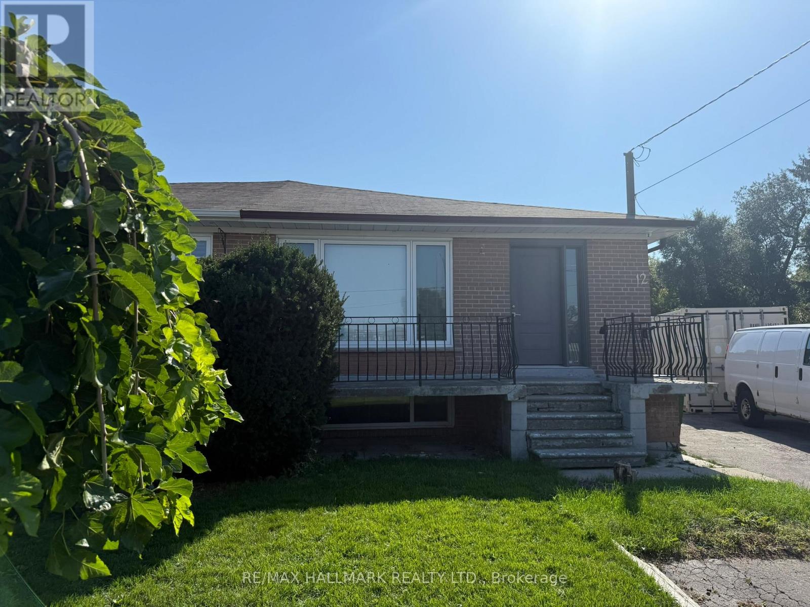 Property image for 12 ROSETTE COURT|Toronto (Humbermede), Ontario M9M1Z7