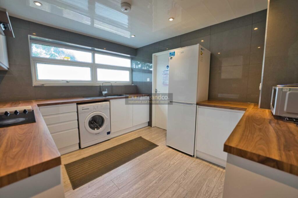 Additional image 5 of Travellers Lane, Hatfield