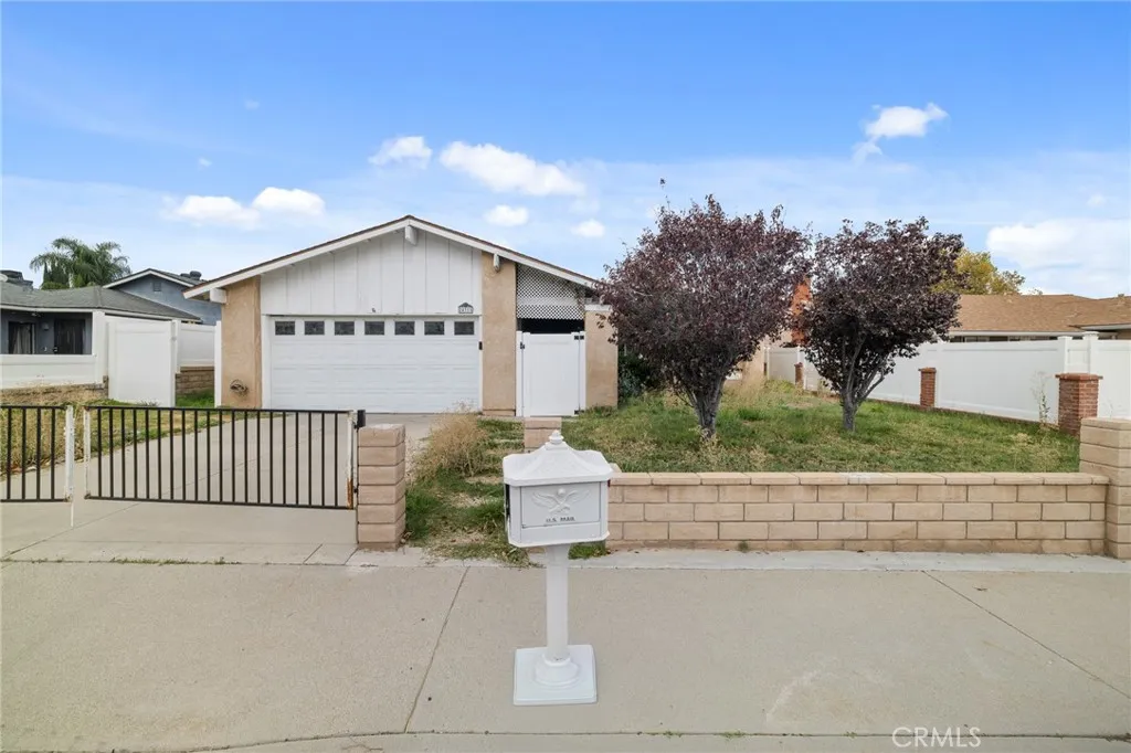 Additional image 28 of 24311 Wabuska St, Newhall, CA 91321