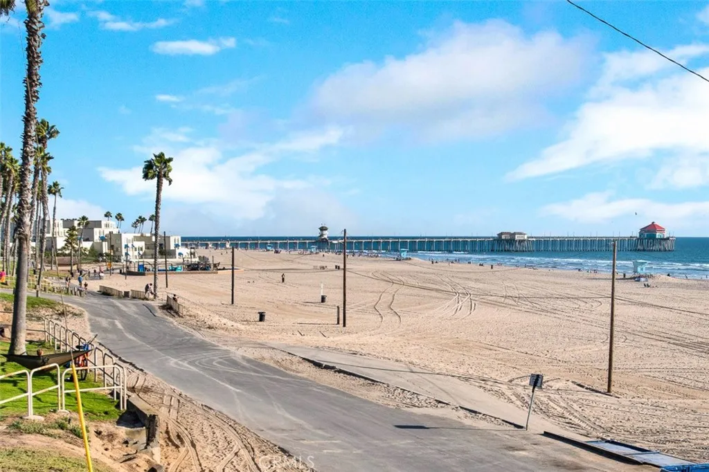 Additional image 70 of 4561 Warner Ave Unit 201, Huntington Beach, CA 92649