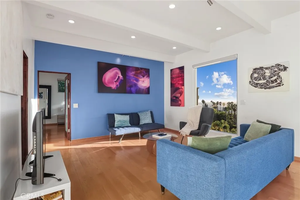 Additional image 83 of 5675 Spreading Oak Drive, Los Angeles, CA 90068