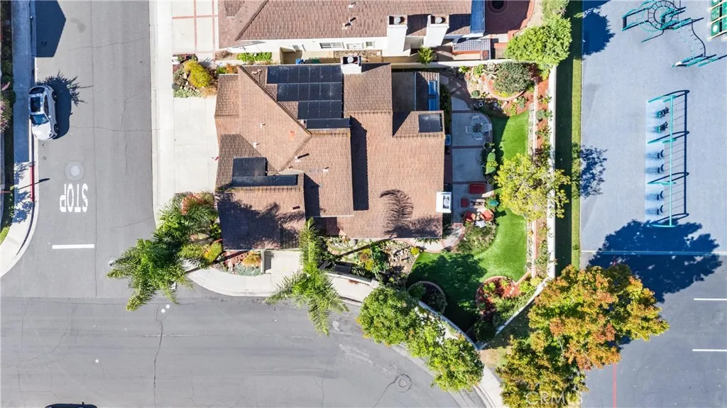 Additional image 31 of 39 Foxboro, Irvine, CA 92614