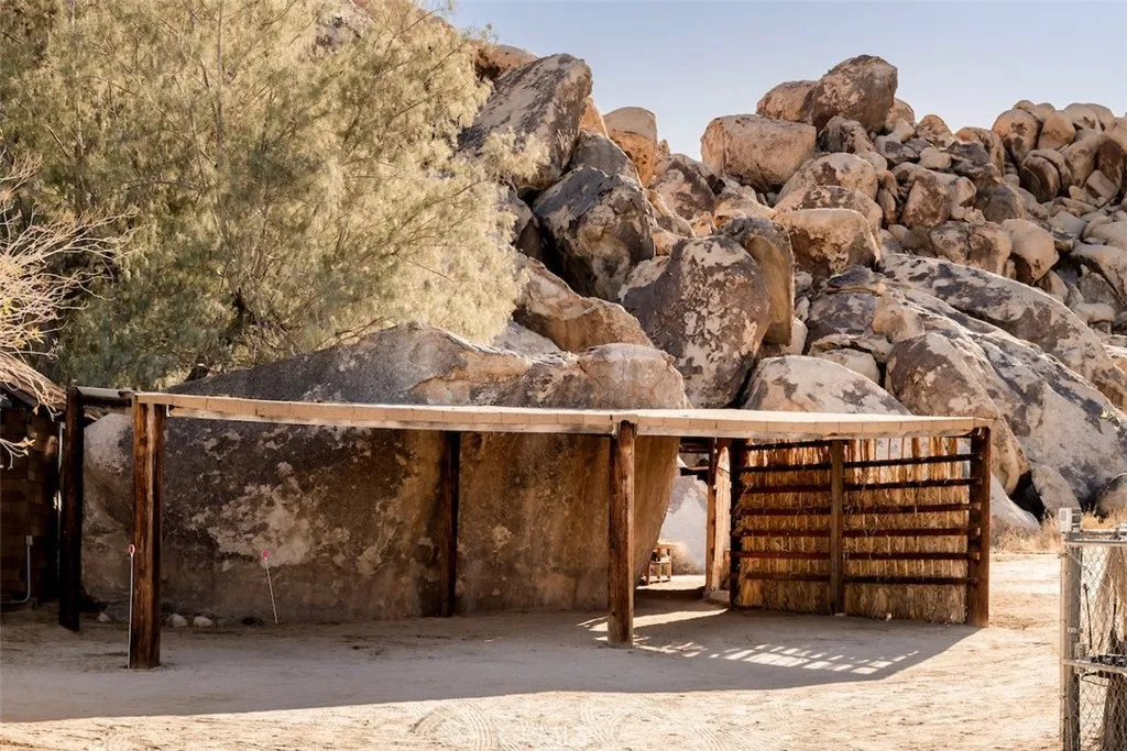 Additional image 25 of 66075 Foothill Dr, Joshua Tree, CA 92252