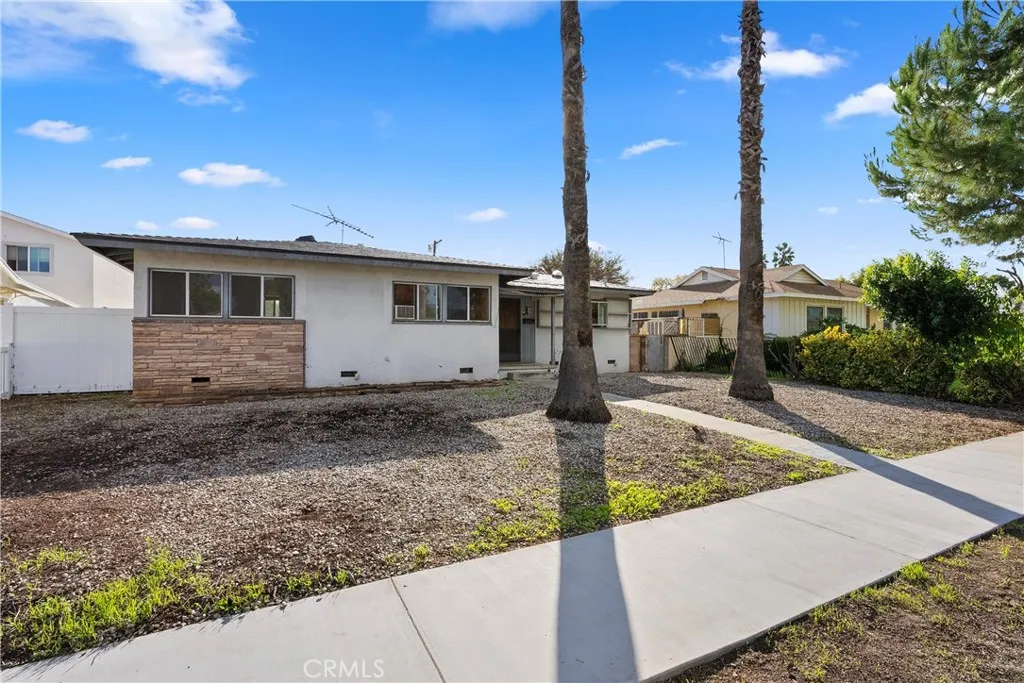 Additional image 4 of 18928 Victory Boulevard, Tarzana, CA 91335