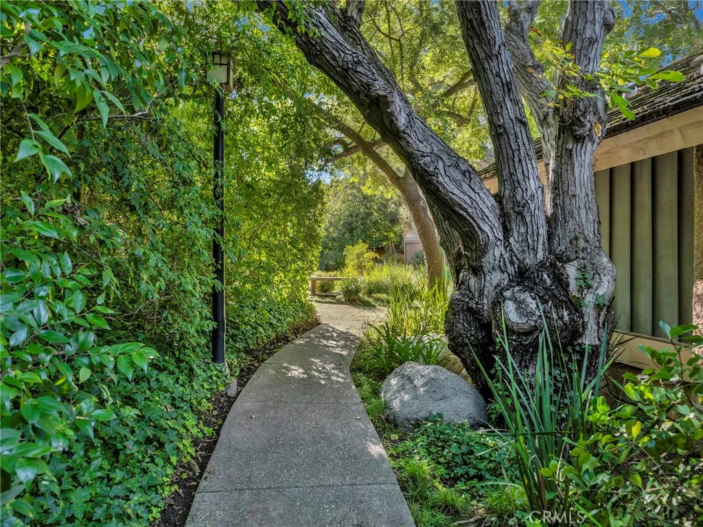 Additional image 73 of 7050 Shoup Ave #225, Canoga Park, CA 91303