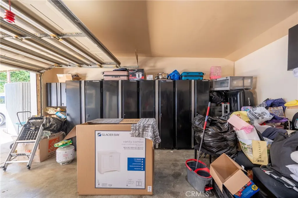 Additional image 75 of 16038 Hartland Street, Van Nuys, CA 91406