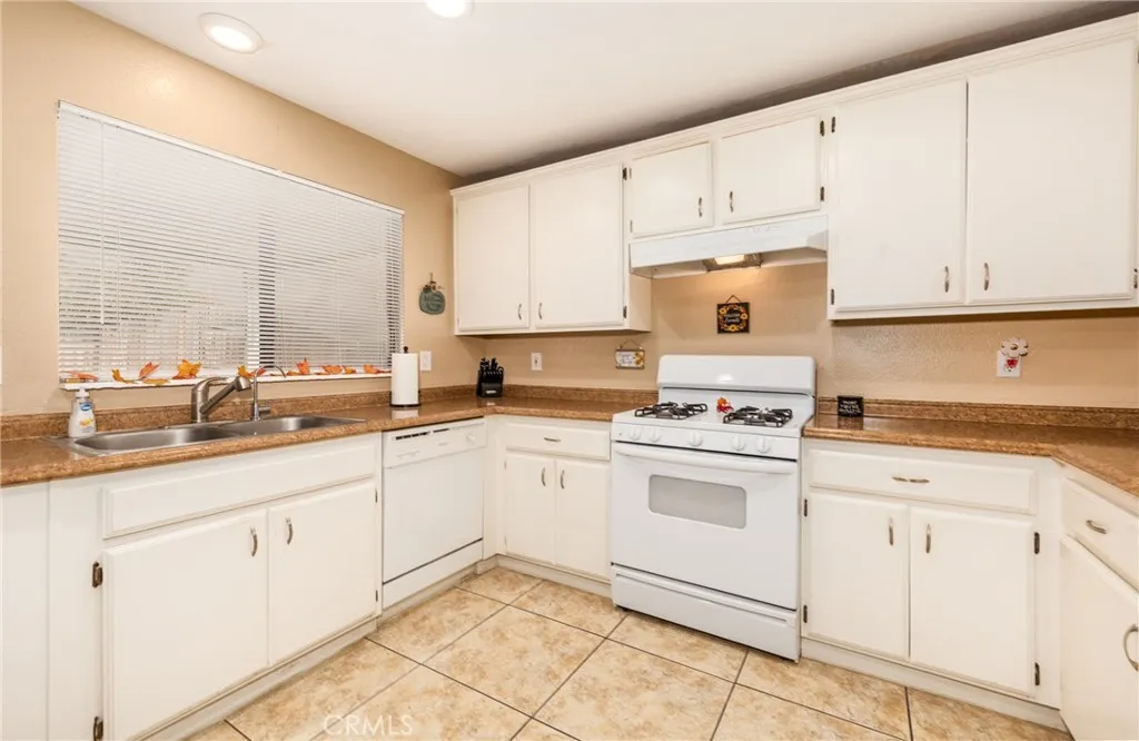 Additional image 37 of 215 Yellowstone Court, San Jacinto, CA 92583