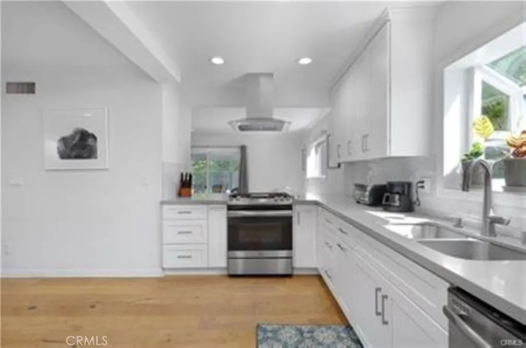 Additional image 35 of 22335 Kittridge Street, Woodland Hills, CA 91303