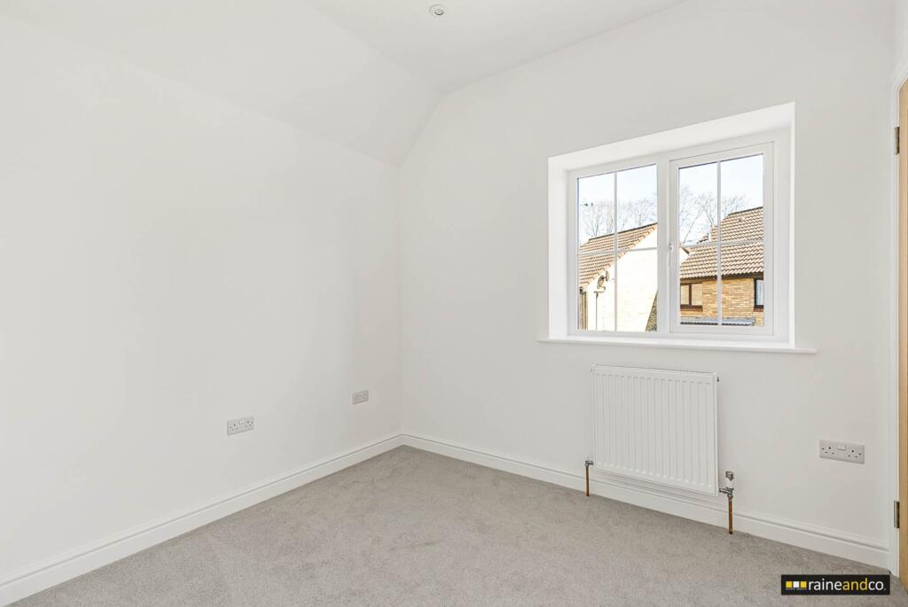 Additional image 24 of Bull Stag Green, Hatfield