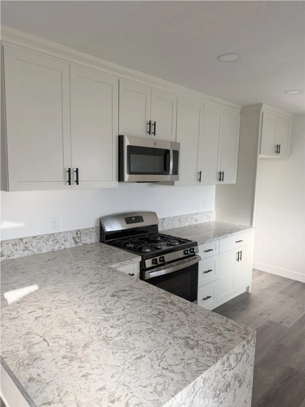 Additional image 10 of 880 S State St, Hemet, CA 92543