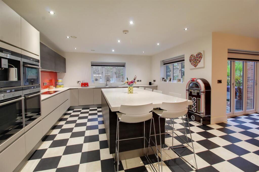 Additional image 41 of Peplins Way, Brookmans Park