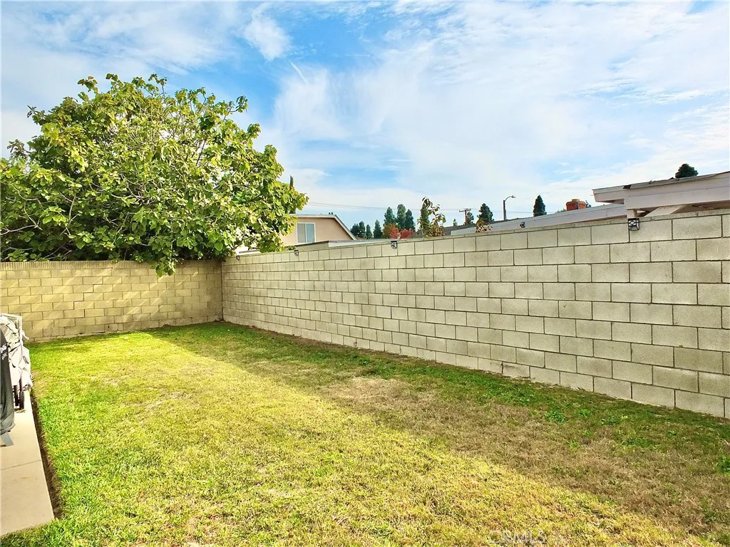 Additional image 33 of 1242 Sultan Cir, Carson, CA 90746