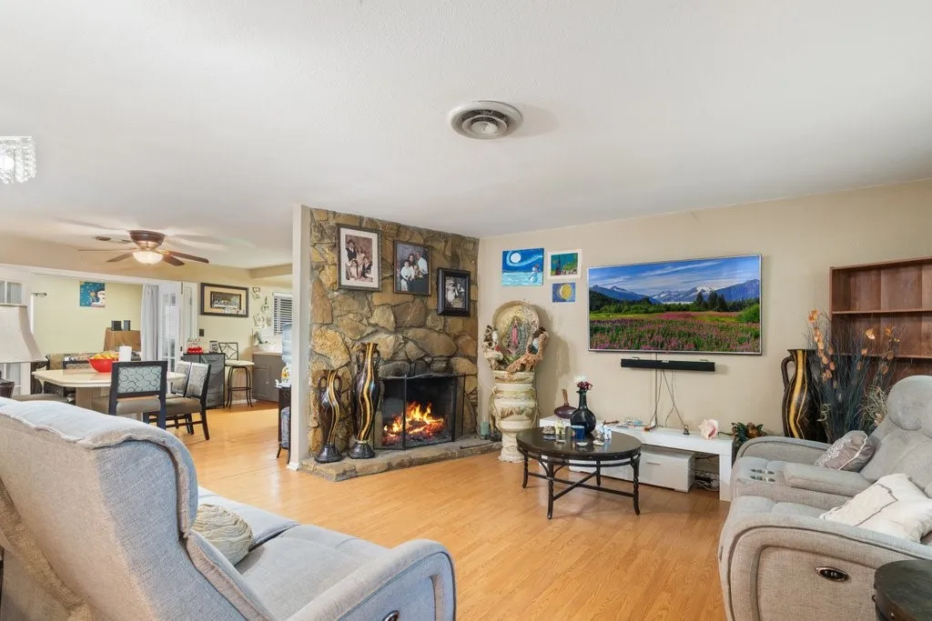 Additional image 4 of 41931 Thornton Ave, Hemet, CA 92544