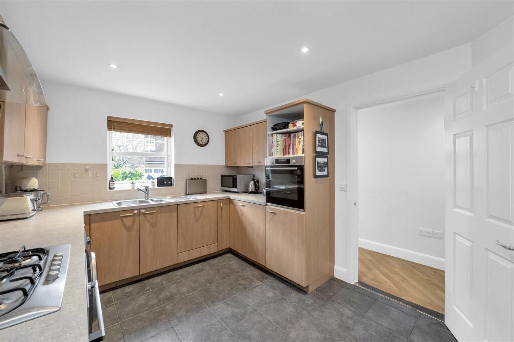 Additional image 13 of Hilltop Walk, Harpenden