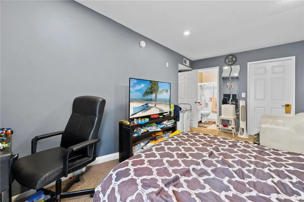 Additional image 16 of 7035 Woodley Unit 205, Van Nuys, CA 91406