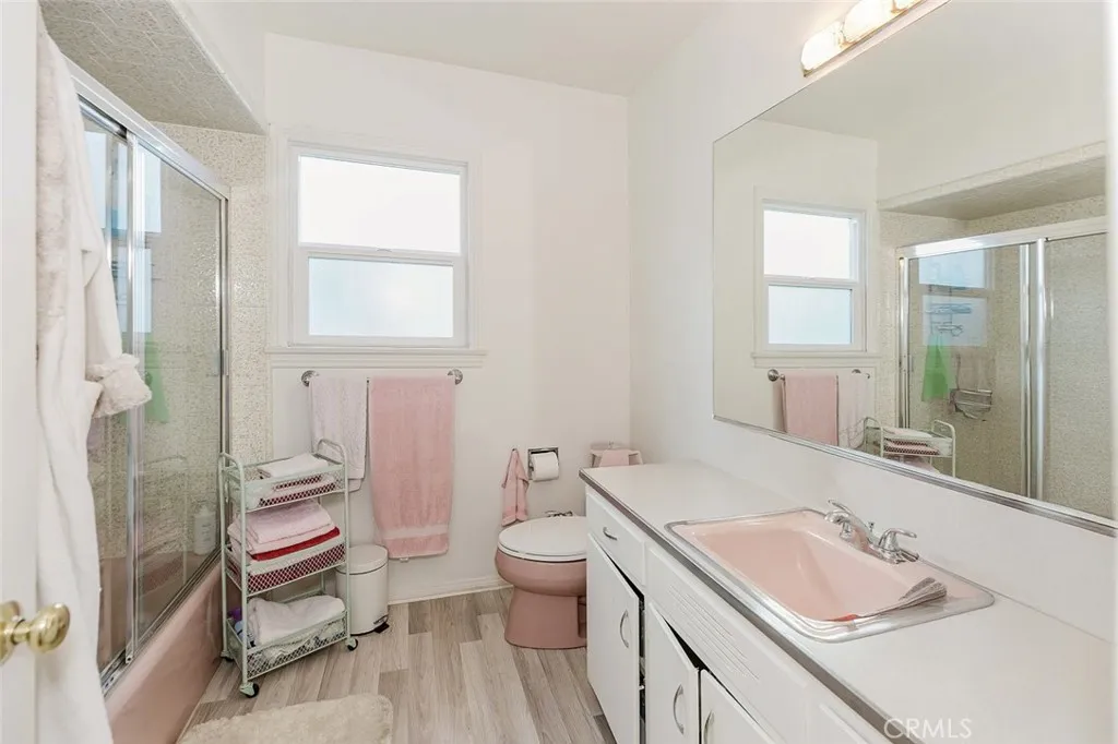 Additional image 16 of 15439 Hart Street, Van Nuys, CA 91406