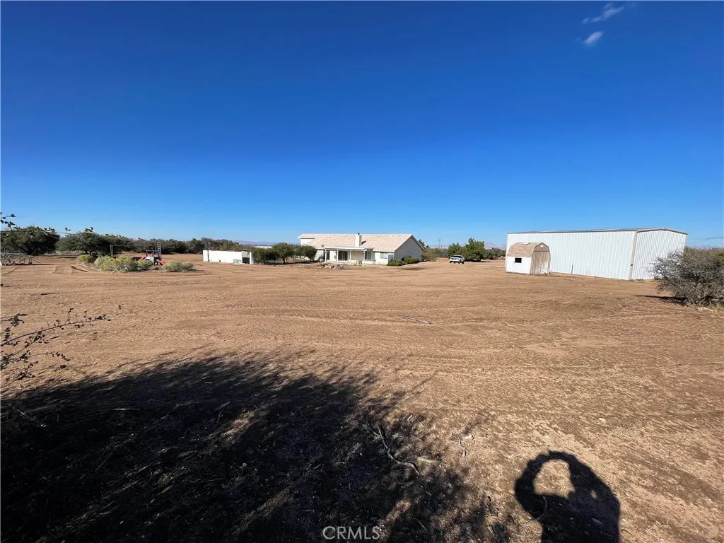 Additional image 3 of 8354 White Road, Phelan, CA 92371