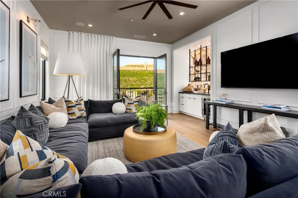 Additional image 17 of 560 Peninsula, Irvine, CA 92602