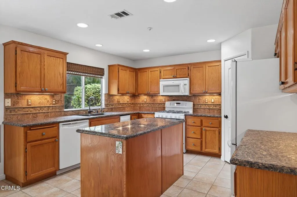 Additional image 11 of 520 Festivo Street, Oxnard, CA 93030