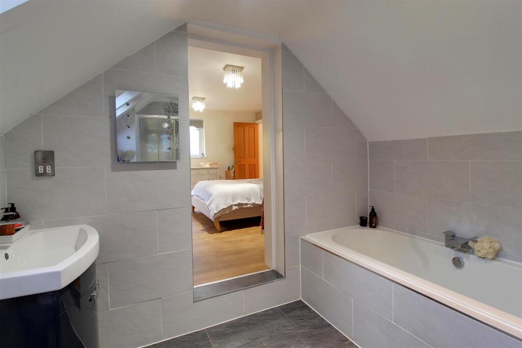 Additional image 37 of Peplins Way, Brookmans Park