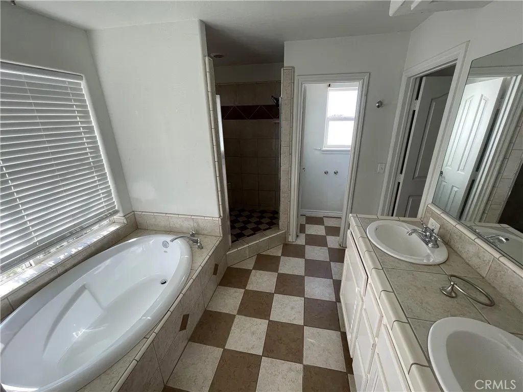 Additional image 10 of 8354 White Road, Phelan, CA 92371