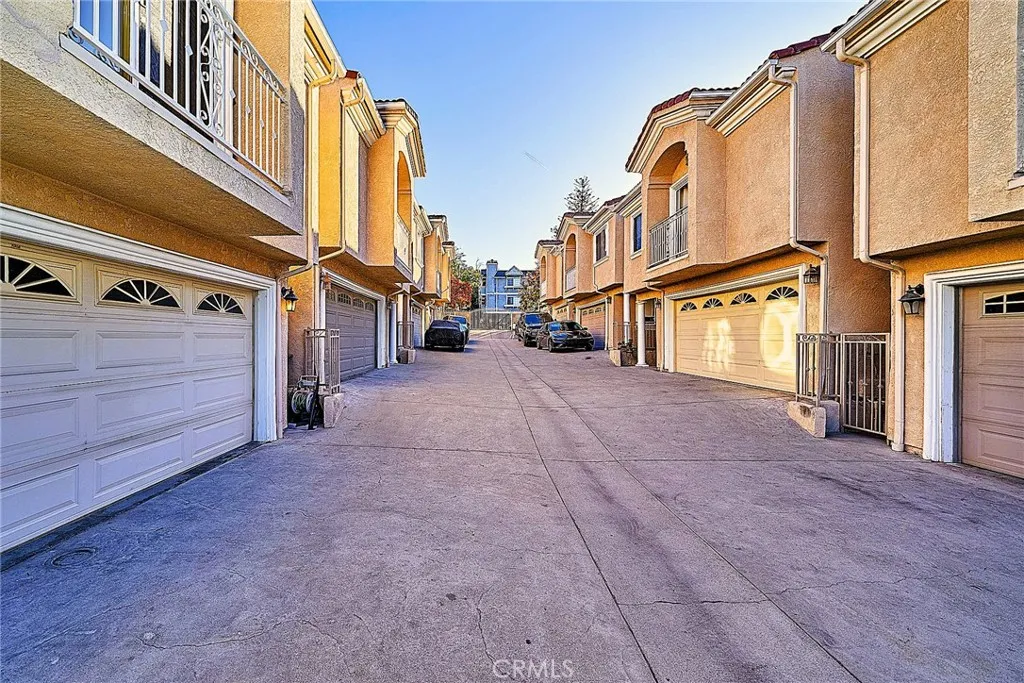 Additional image 3 of 10357 Commerce Avenue Unit 7, Tujunga, CA 91042