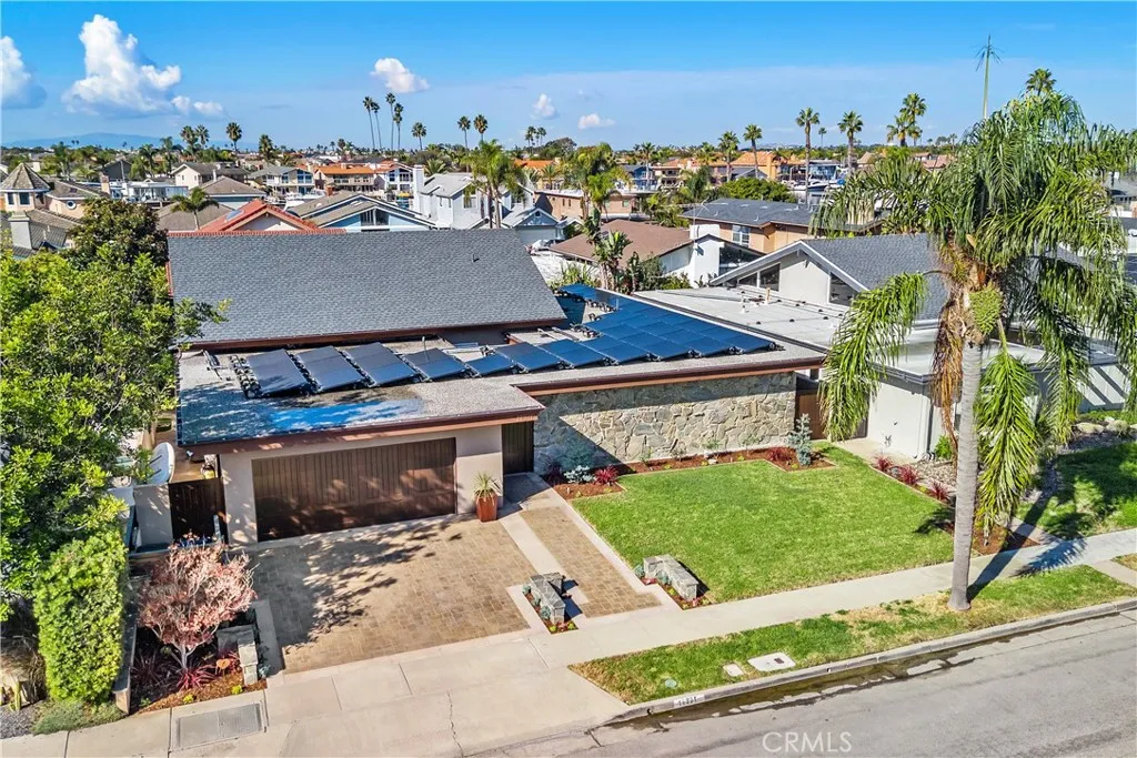 16931 Roundhill Dr, Huntington Beach, CA 92649