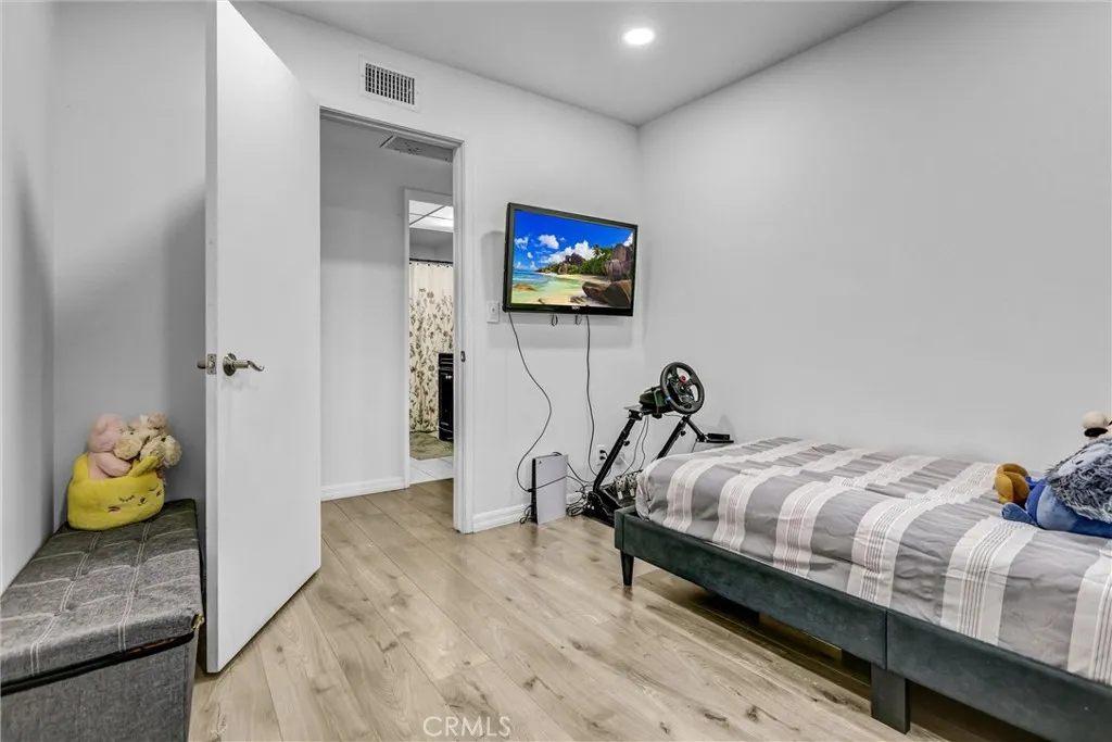 Additional image 14 of 28947 Lotusgarden Dr, Canyon Country, CA 91387