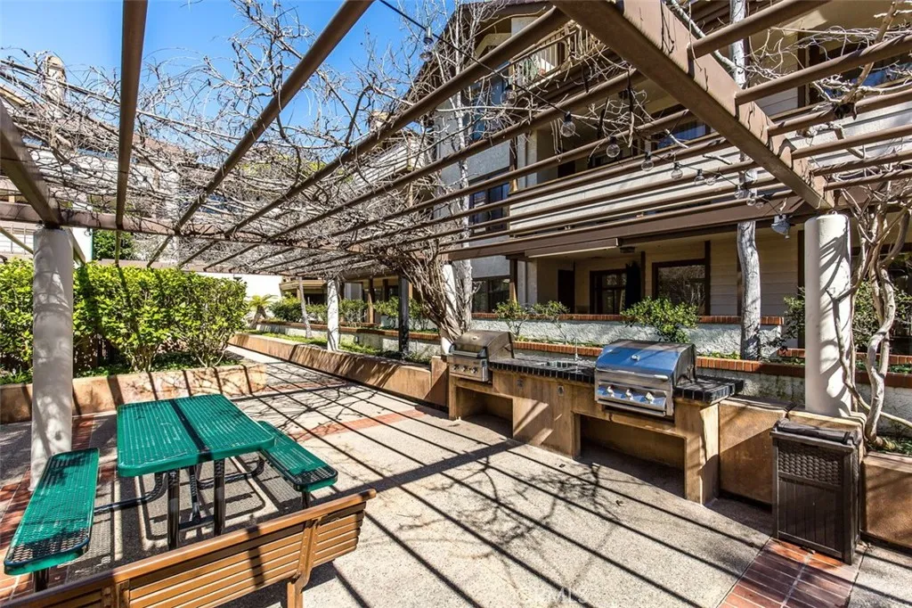 Additional image 85 of 2559 Plaza Del Amo Unit 215, Torrance, CA 90503