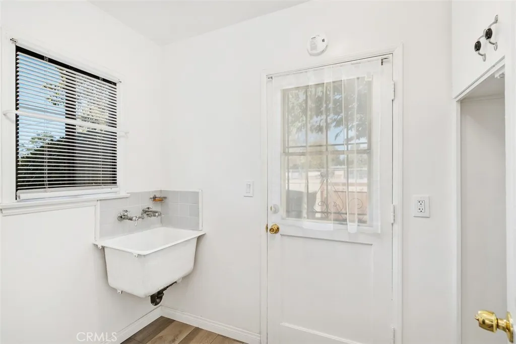 Additional image 6 of 7752 Wish, Lake Balboa, CA 91406