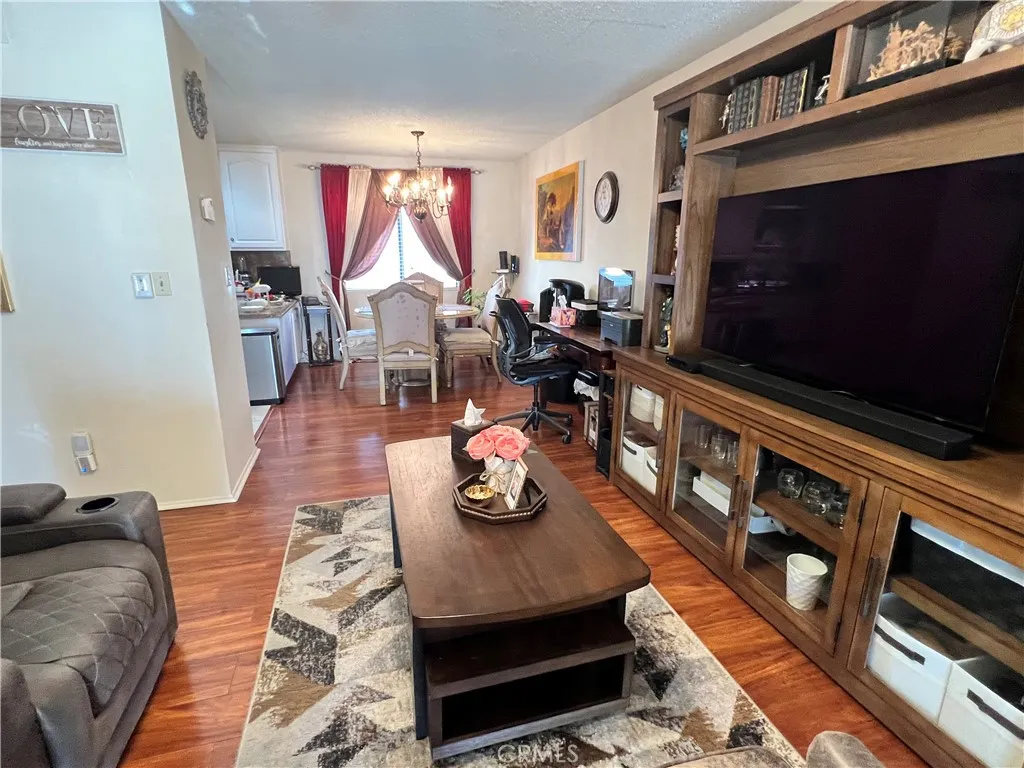 Additional image 19 of 19230 Wyandotte Unit 14, Reseda, CA 91335