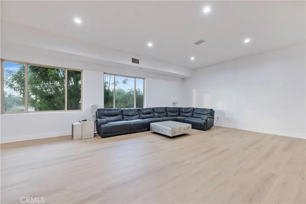 Additional image 117 of 4651 Ellenita Ave., Tarzana, CA 91356