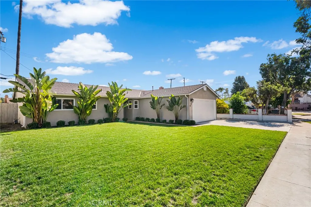 621 S Corta Dr, Santa Ana, CA 92704