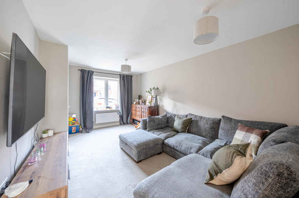 Additional image 11 of Claves Crescent, Welwyn Garden City, Hertfordshire