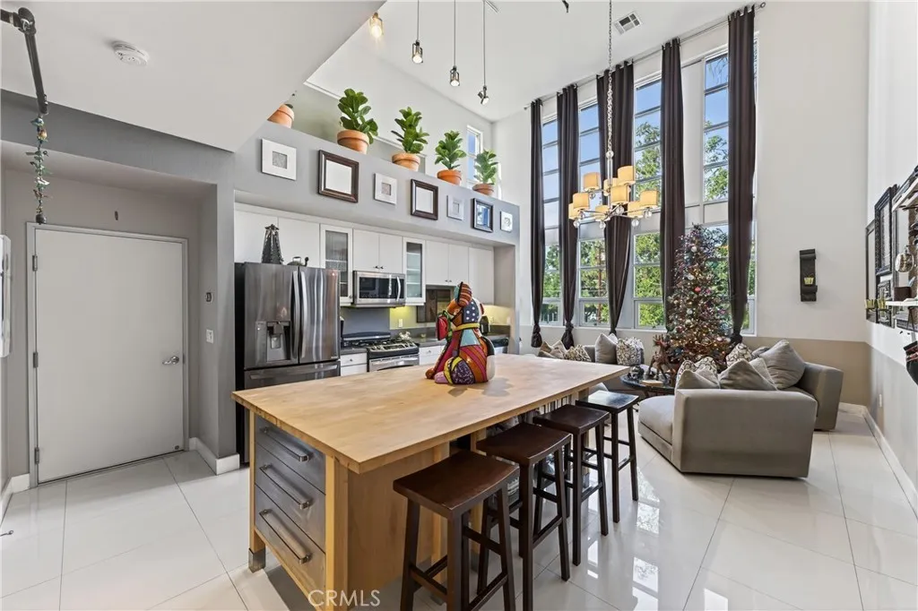 Additional image 38 of 906 E Civic Center Dr, Santa Ana, CA 92701