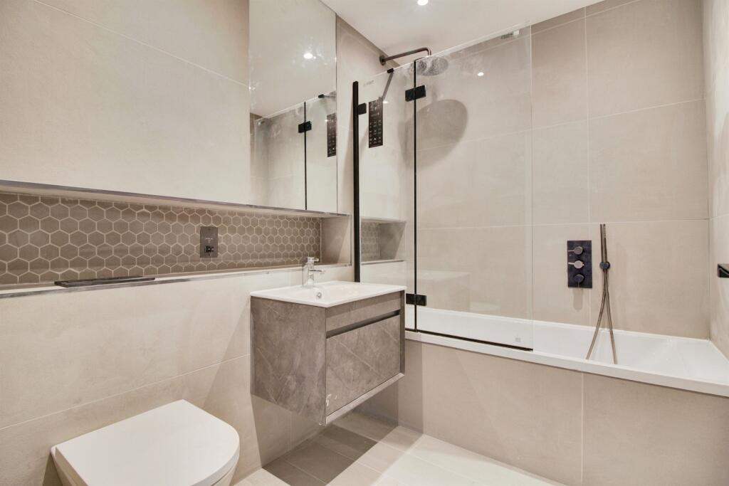 Additional image 12 of Stonehills, Welwyn Garden City