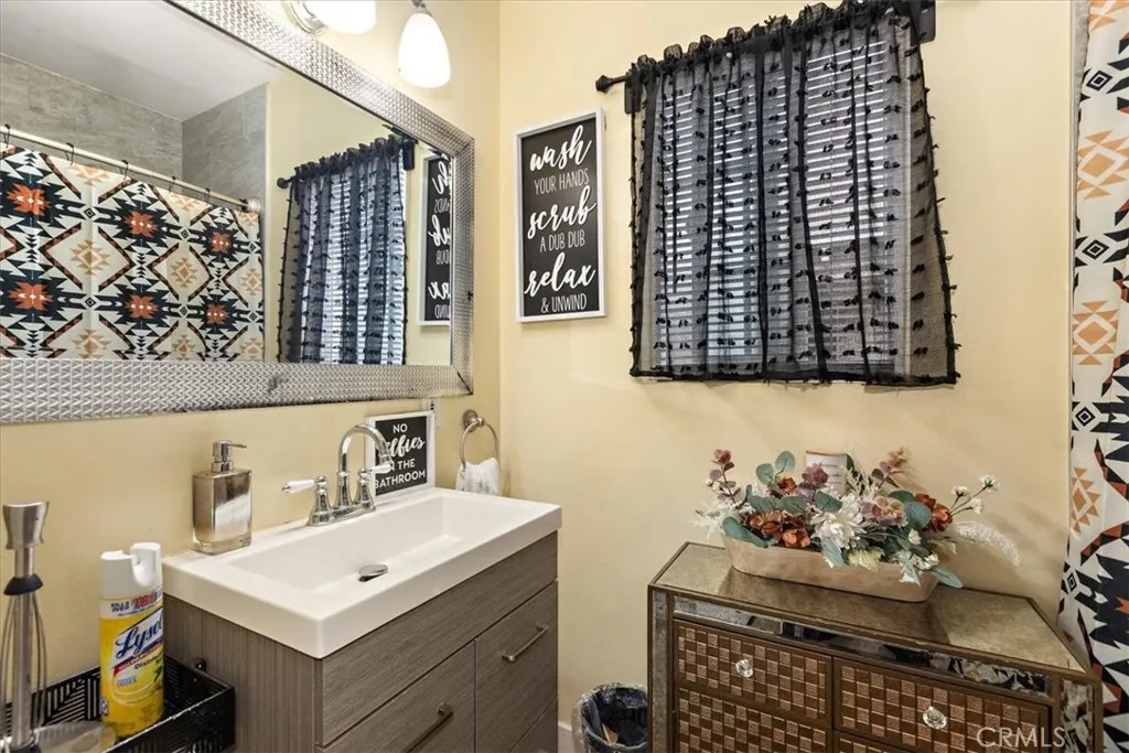 Additional image 88 of 11612 Cimarron Ave, Hawthorne, CA 90250