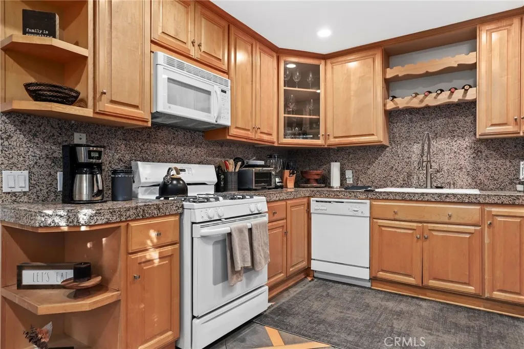 Additional image 55 of 22900 Hatteras, Woodland Hills, CA 91367