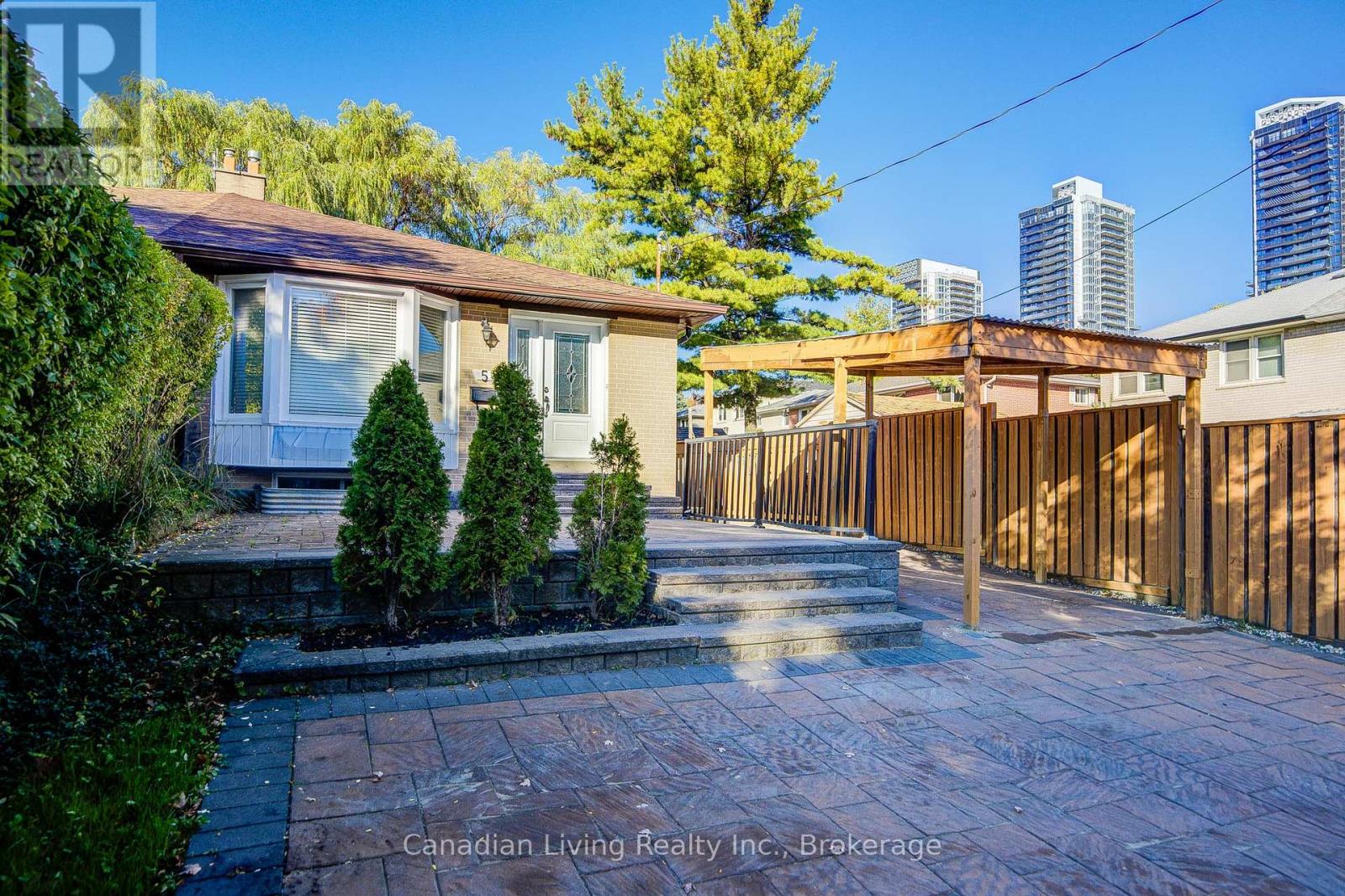 Property image for 5 NORTHEY DRIVE|Toronto (St. Andrew-Windfields), Ontario M2L2S9