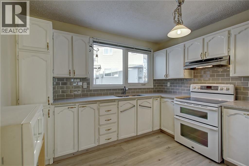 9, 1111 Canterbury Drive SW|Calgary, Alberta T2W3G4