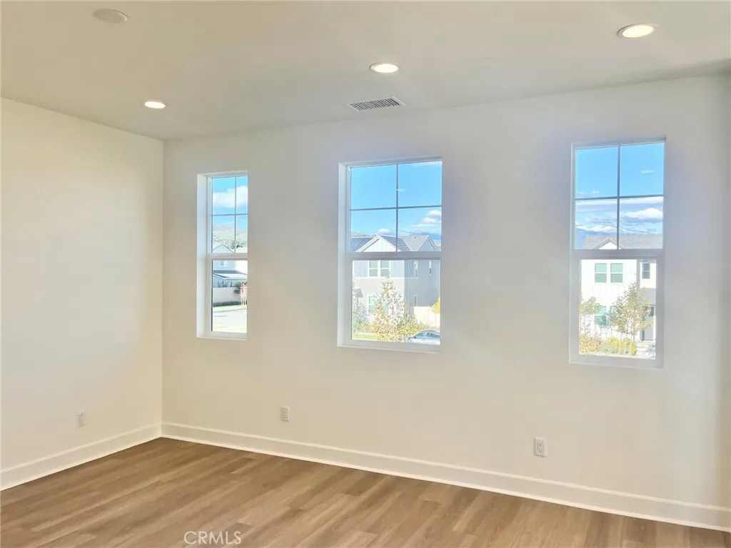 Additional image 15 of 325 S Nevada Avenue, Ventura, CA 93004