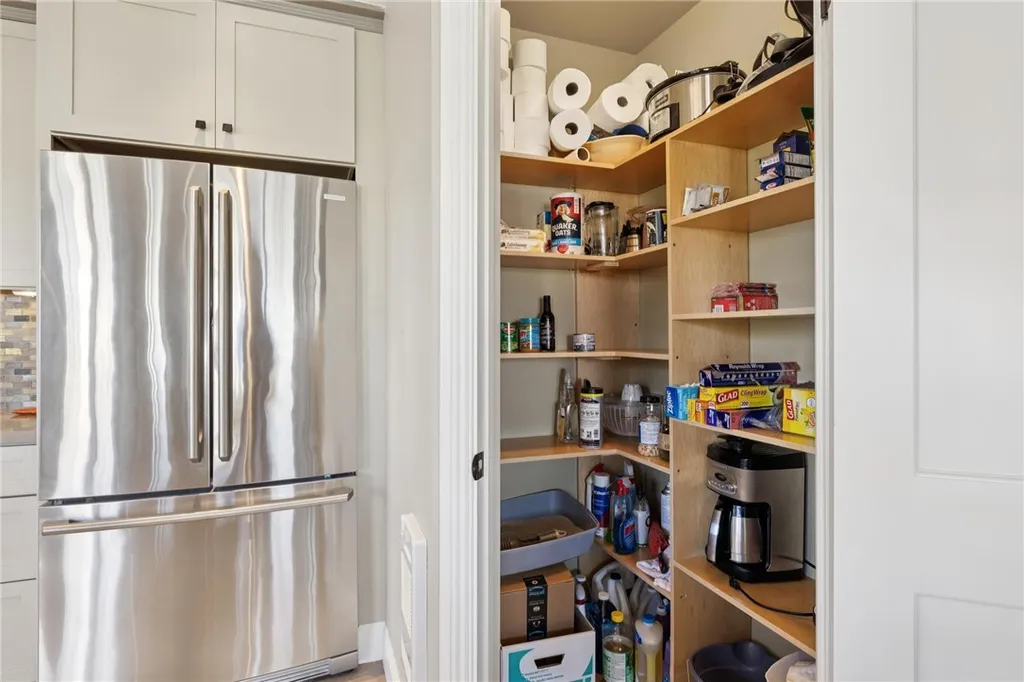 Additional image 33 of 373 Lombard St, San Francisco, CA 94133