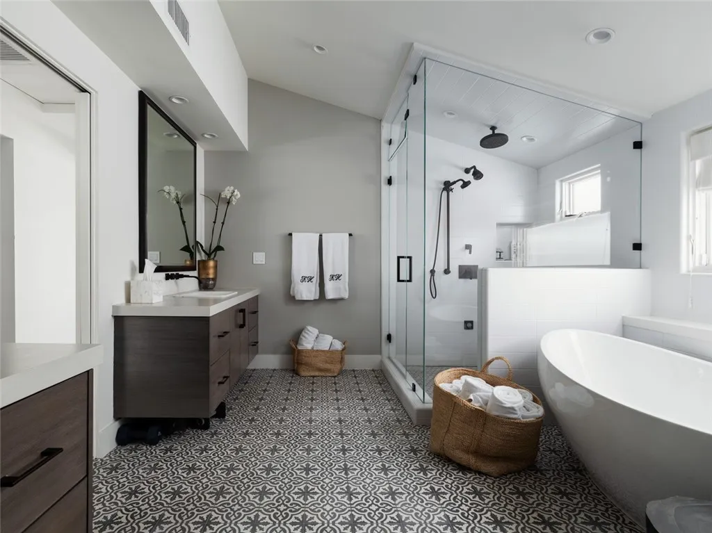 Additional image 14 of 1909 E Bay Ave, Newport Beach, CA 92661