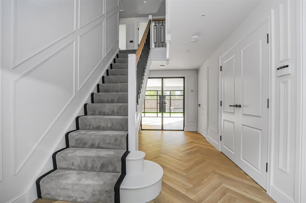 Additional image 2 of The Squirrels, Bricket Wood, St. Albans