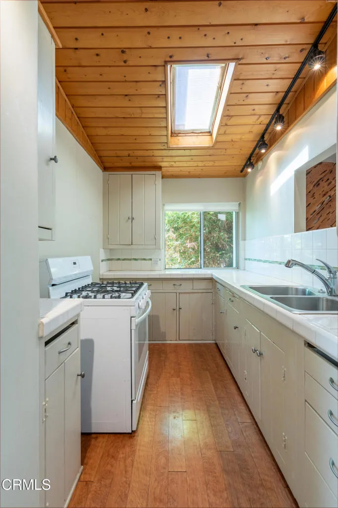 Additional image 53 of 265 W Grandview Avenue, Sierra Madre, CA 91024