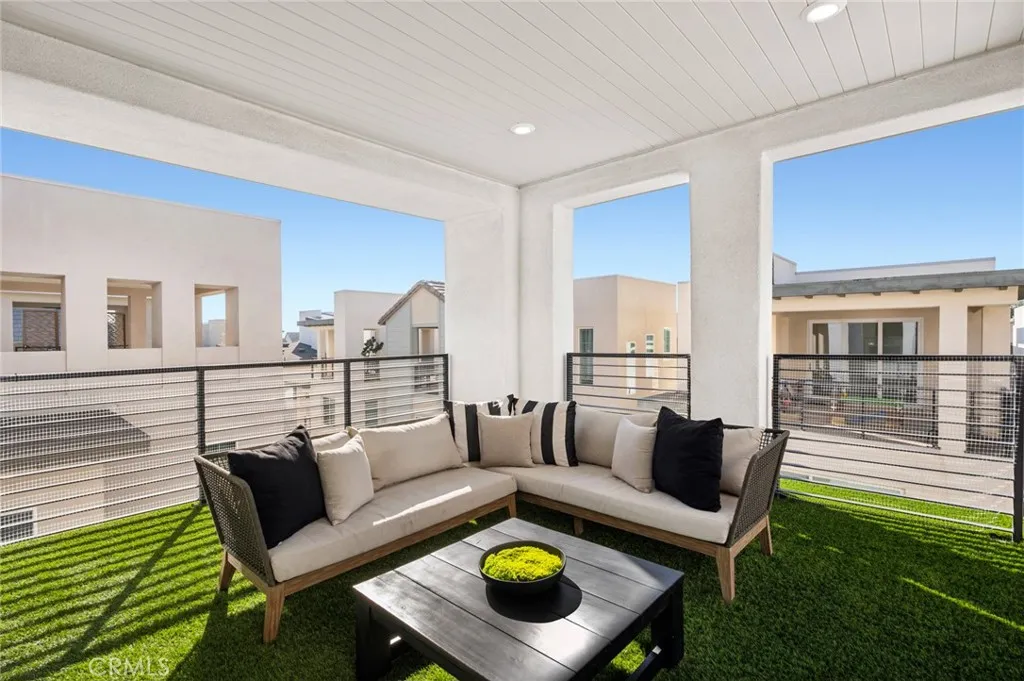 Additional image 88 of 114 Source, Irvine, CA 92618